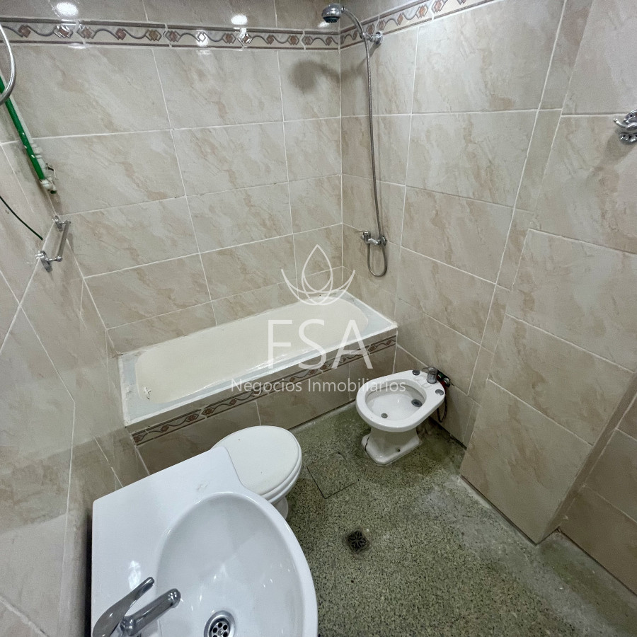 Apartamento ID.149 - Alquiler Apartamento 2 Dormitorios Patio Centro Montevideo St