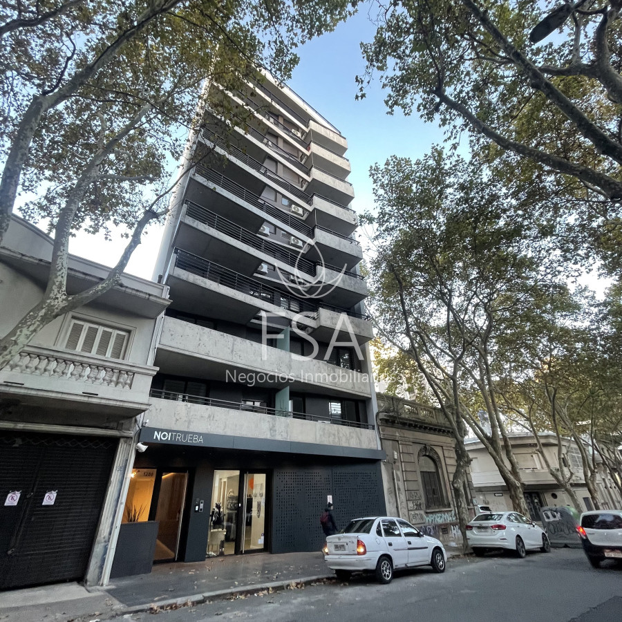 Apartamento ID.247 - Alquiler Apartamento 1 Dormitorio Balcón Al Frente Centro Montevideo St