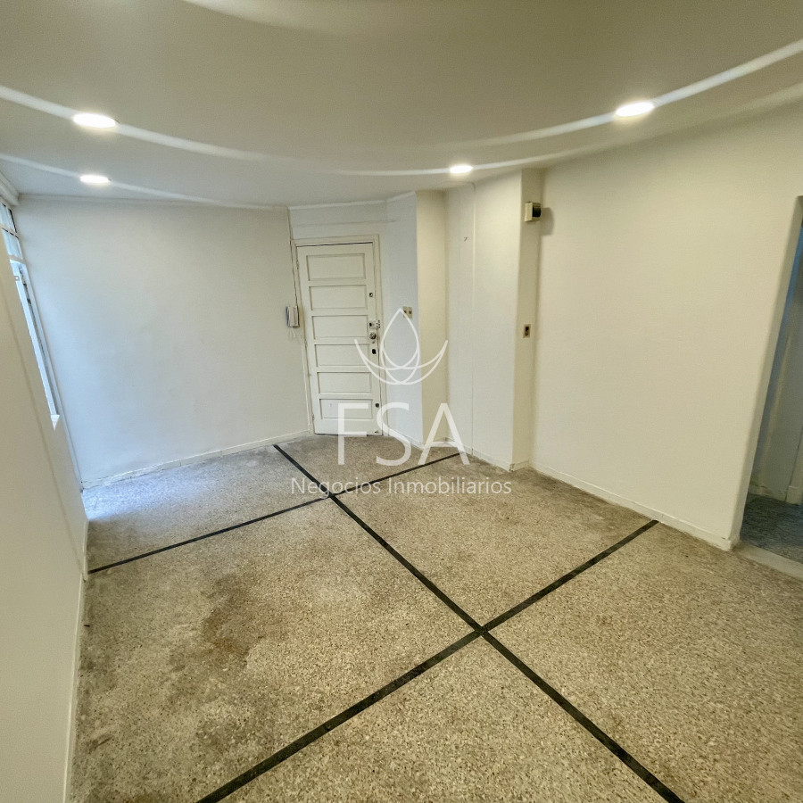 Apartamento ID.149 - Alquiler Apartamento 2 Dormitorios Patio Centro Montevideo St