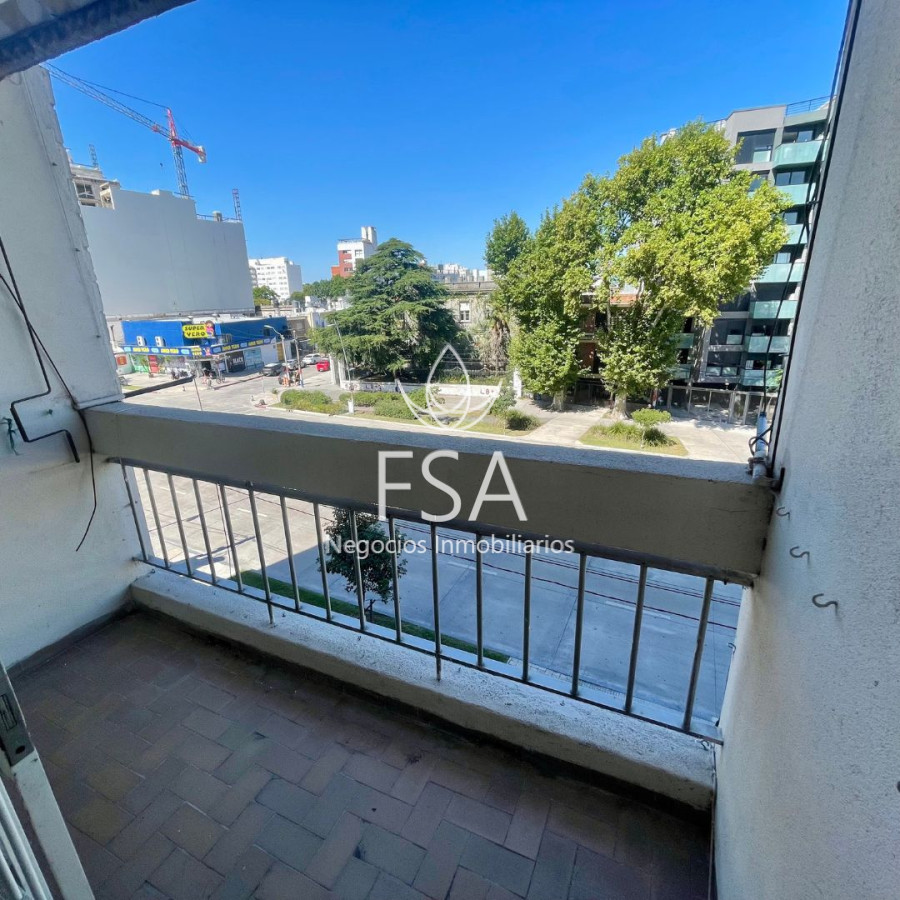 Apartamento ID.358 - Venta Apartamento 2 Dormitorios Balcón al Frente con Renta La Blanqueada Montevideo St