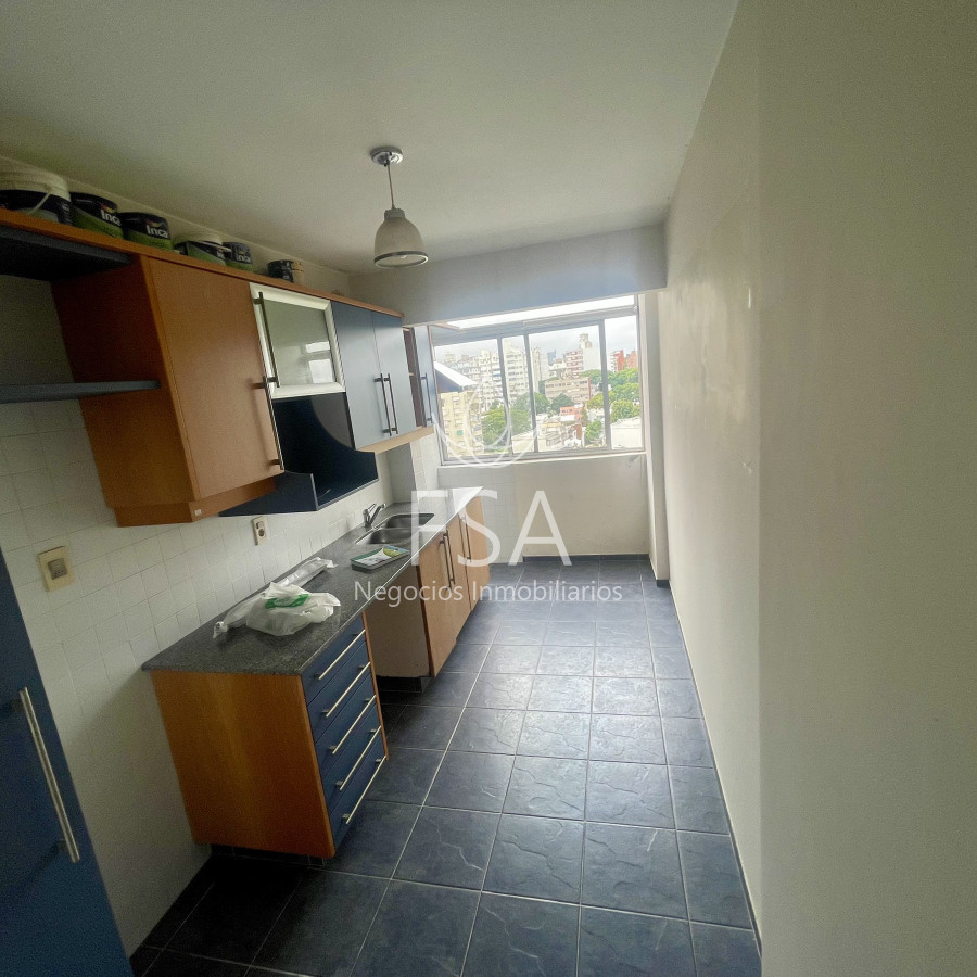 Apartamento ID.176 -  Alquiler Apartamento 3 Dormitorios Balcón al Frente Pocitos Montevideo St