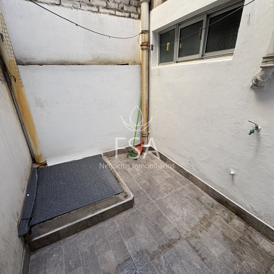 Apartamento ID.296 - Alquiler Apartamento 1 Dormitorio Patio Centro Montevideo Ev