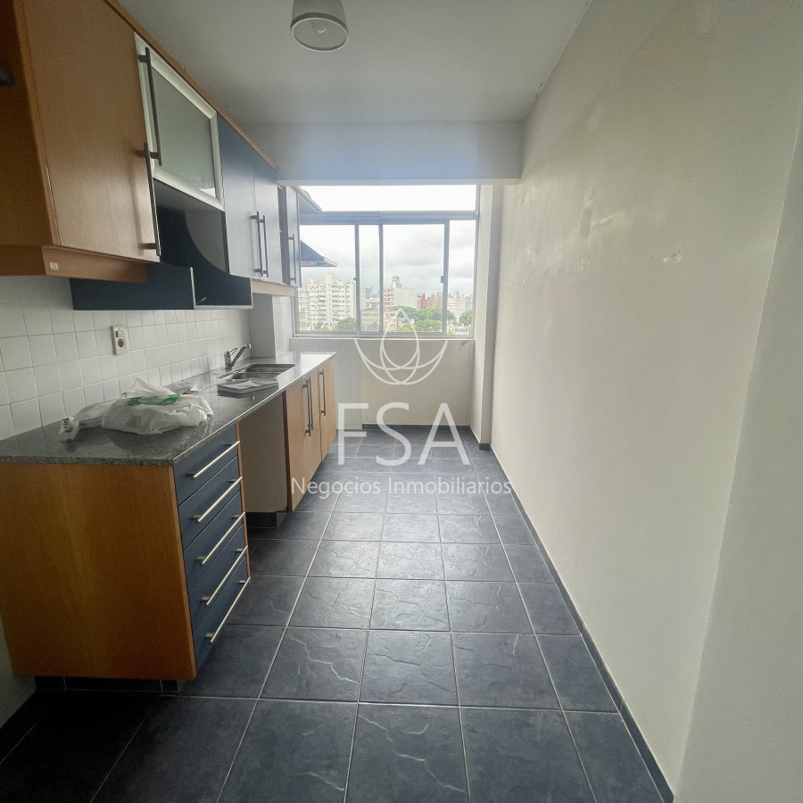 Apartamento ID.176 -  Alquiler Apartamento 3 Dormitorios Balcón al Frente Pocitos Montevideo St