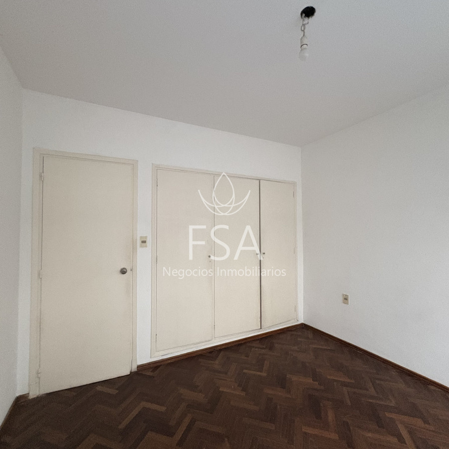 Apartamento ID.296 - Alquiler Apartamento 1 Dormitorio Patio Centro Montevideo Ev