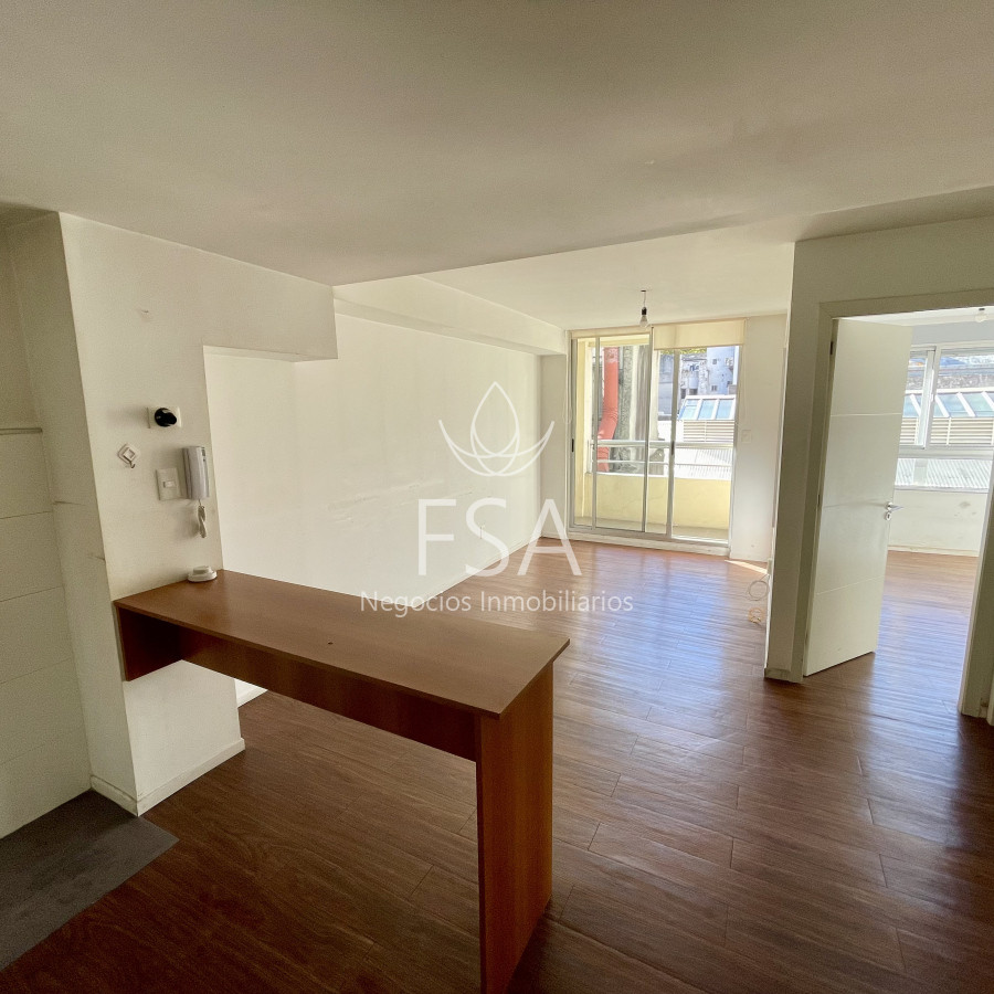 Apartamento ID.52 - Venta Apartamento 1 Dormitorio Balcón Centro Montevideo St