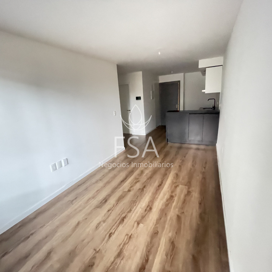 Apartamento ID.247 - Alquiler Apartamento 1 Dormitorio Balcón Al Frente Centro Montevideo St