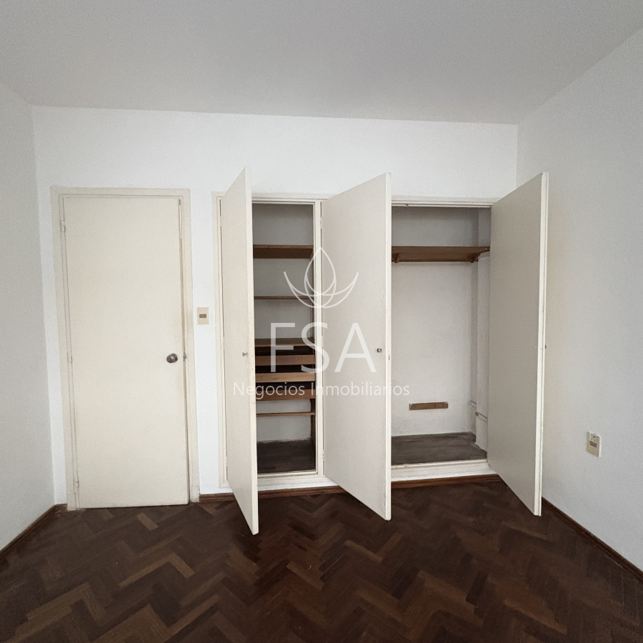 Apartamento ID.296 - Alquiler Apartamento 1 Dormitorio Patio Centro Montevideo Ev