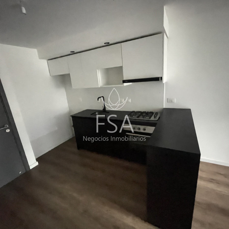 Apartamento ID.247 - Alquiler Apartamento 1 Dormitorio Balcón Al Frente Centro Montevideo St