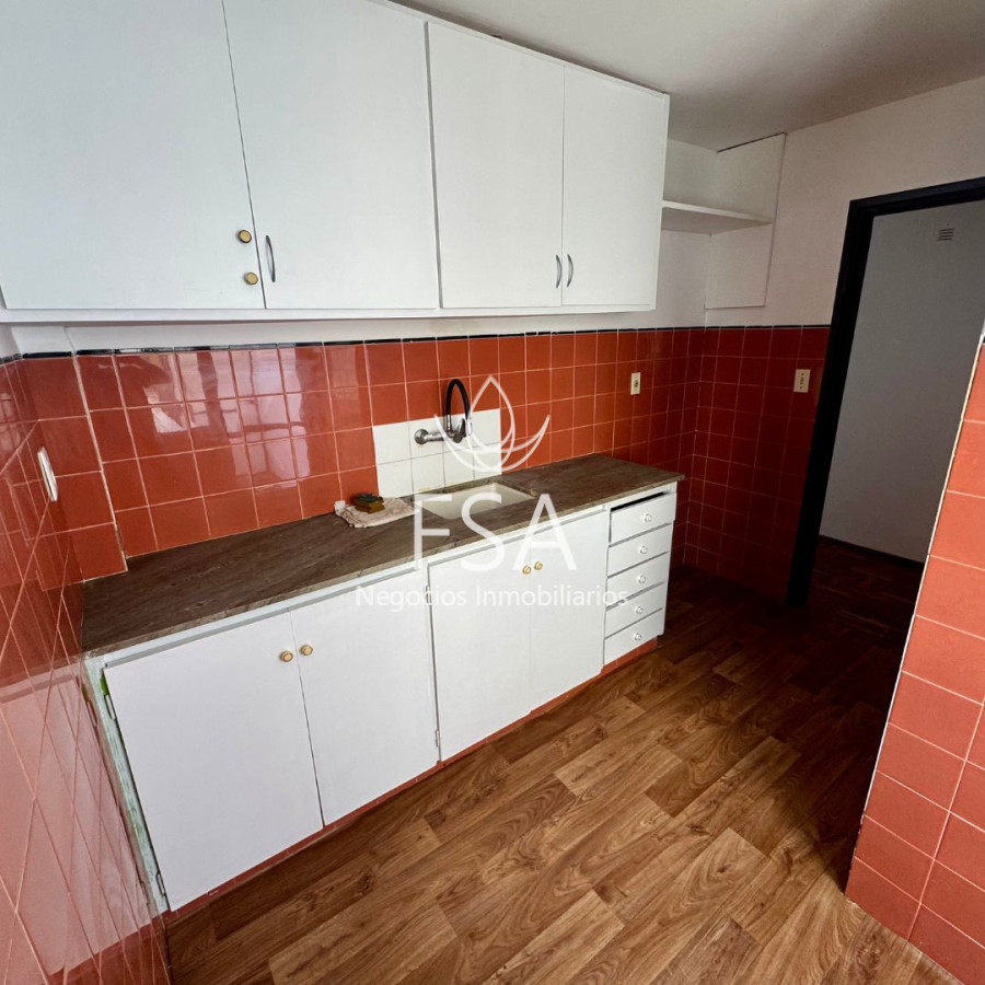 Apartamento ID.183 - Alquiler Apartamento 2 Dormitorios Terraza Centro Montevideo E