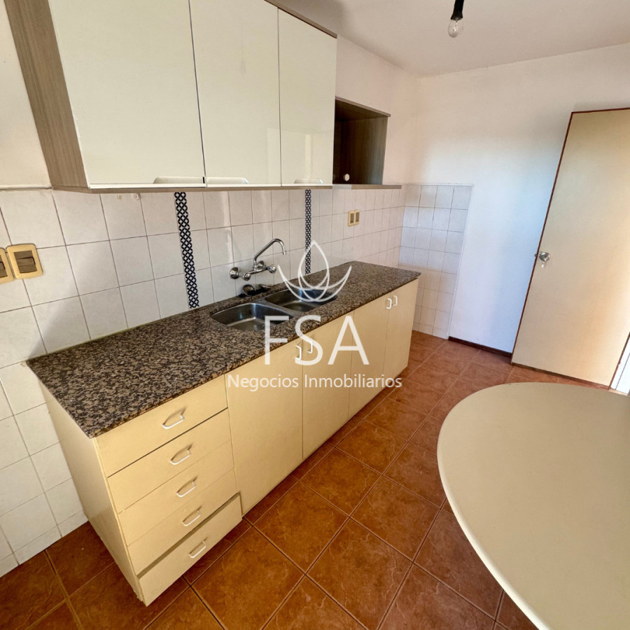 Apartamento ID.424 - Alquiler Apartamento 2 Dormitorios Garaje Parque Batlle Montevideo E