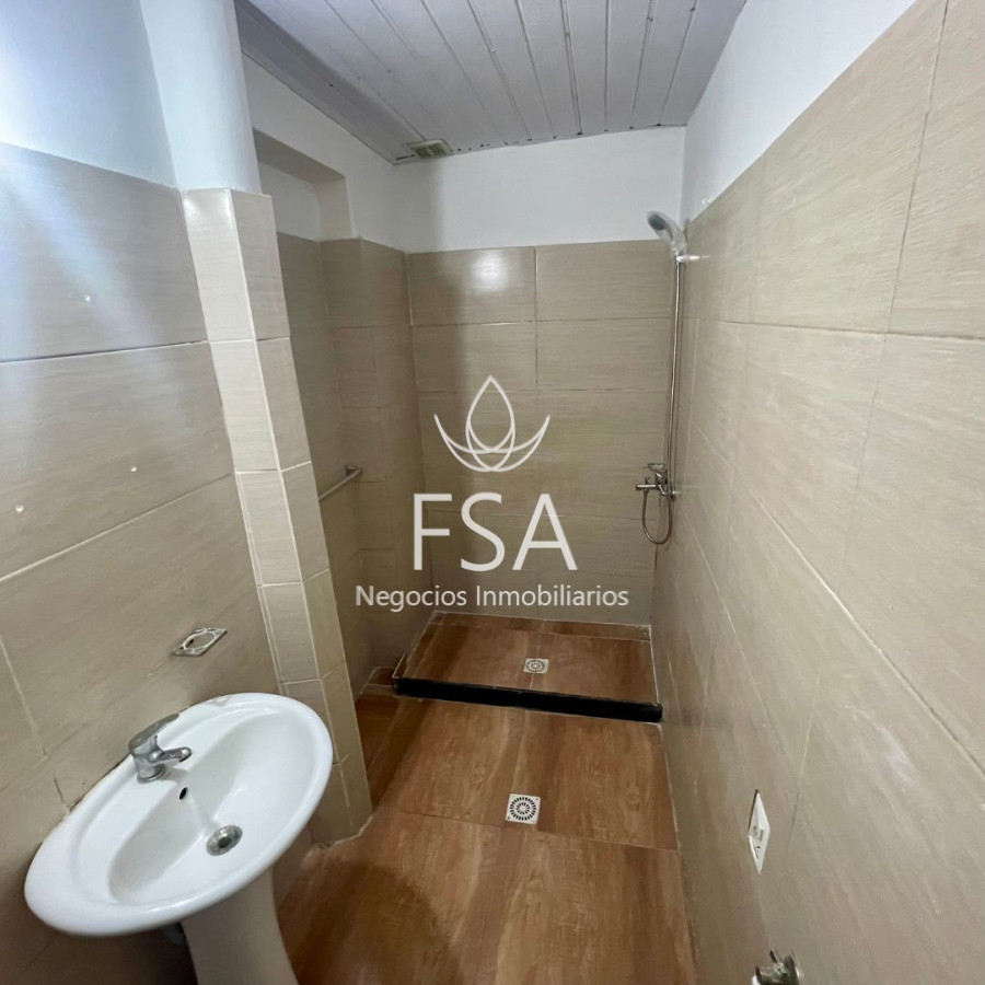 Apartamento ID.411 - Alquiler Apartamento 2 Dormitorios Patio Centro Montevideo St