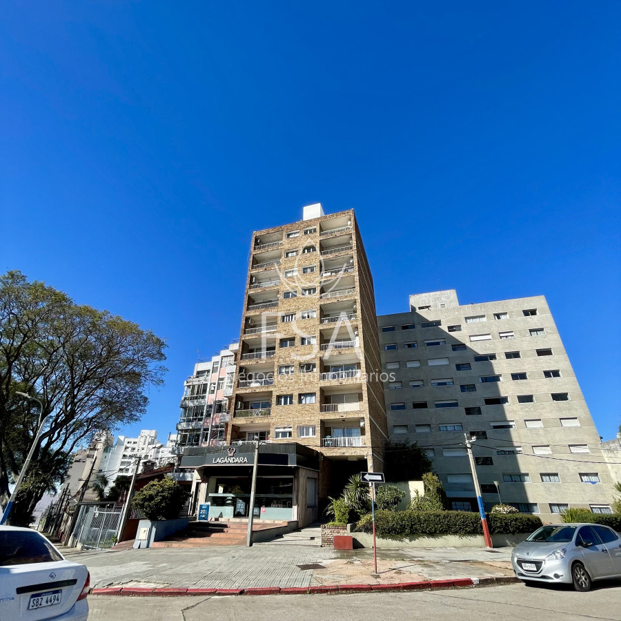 Apartamento ID.338 - Alquiler Apartamento 2 Dormitorio Amueblado Balcón Malvin Montevideo St