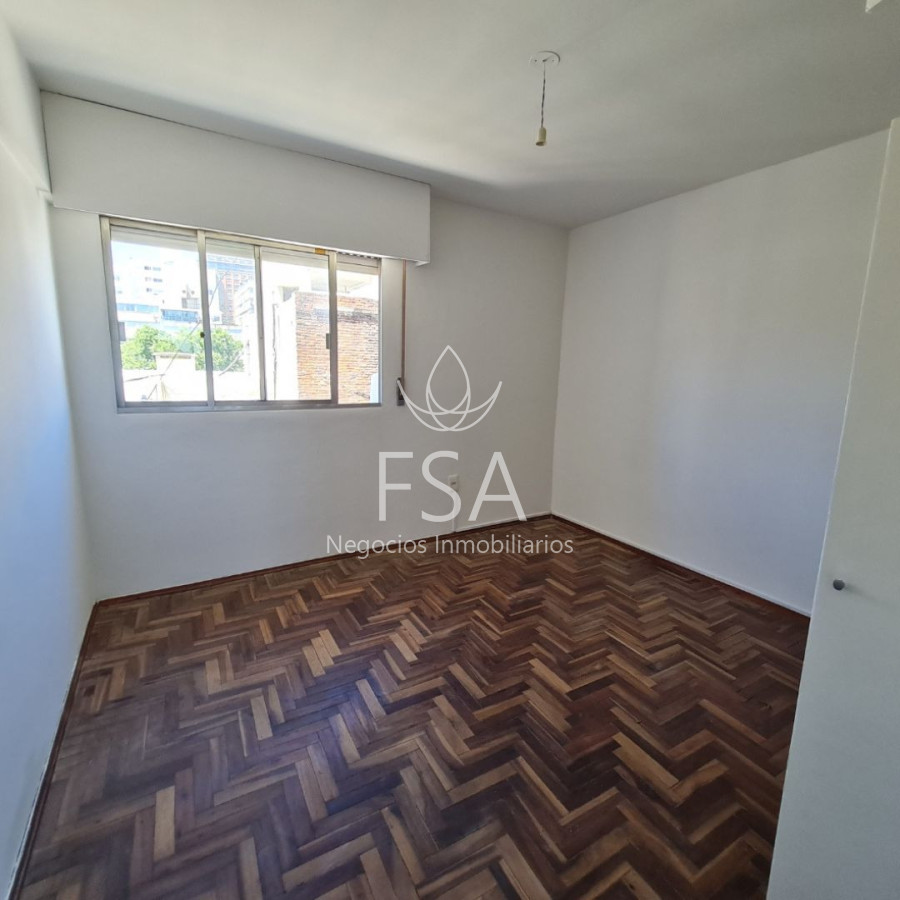 Apartamento ID.487 - Alquiler Apartamento 3 Dormitorios Vista Despejada Centro Montevideo E