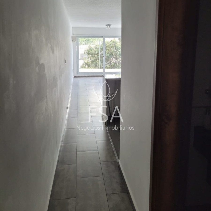 Apartamento ID.275 - Venta Monoambiente con patio y garaje Pocitos Montevideo Ev