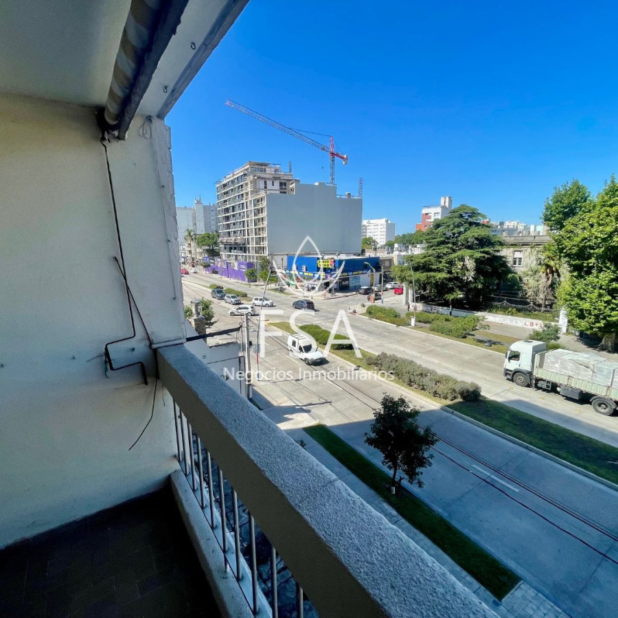 Apartamento ID.358 - Venta Apartamento 2 Dormitorios Balcón al Frente con Renta La Blanqueada Montevideo St