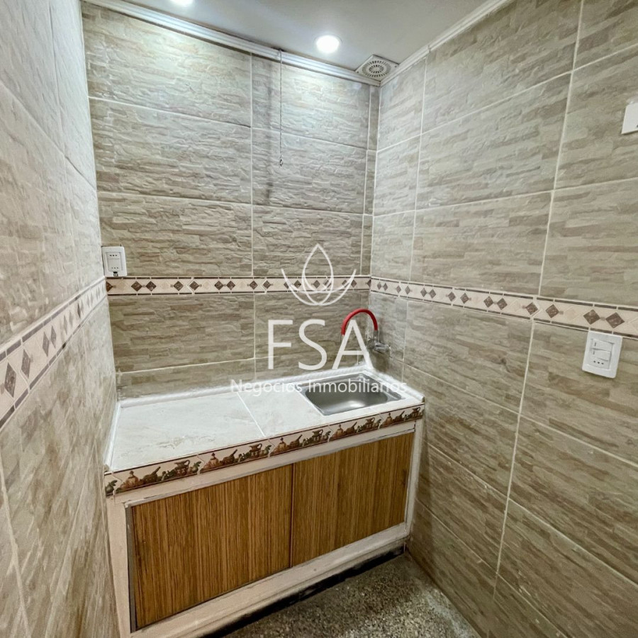 Apartamento ID.149 - Alquiler Apartamento 2 Dormitorios Patio Centro Montevideo St