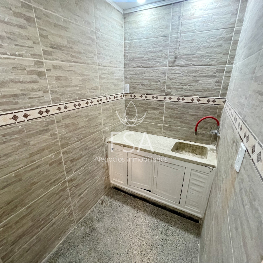 Apartamento ID.149 - Alquiler Apartamento 2 Dormitorios Patio Centro Montevideo St