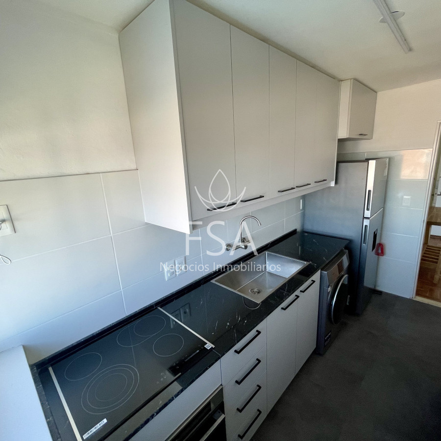 Apartamento ID.338 - Alquiler Apartamento 2 Dormitorio Amueblado Balcón Malvin Montevideo St