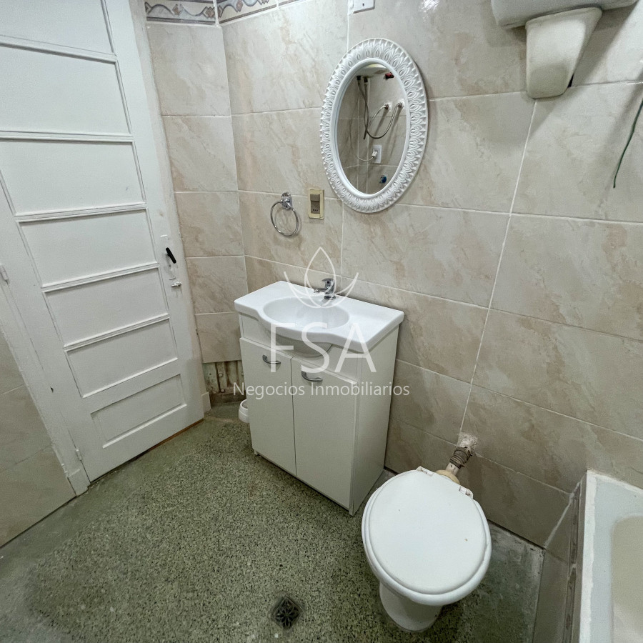 Apartamento ID.149 - Alquiler Apartamento 2 Dormitorios Patio Centro Montevideo St