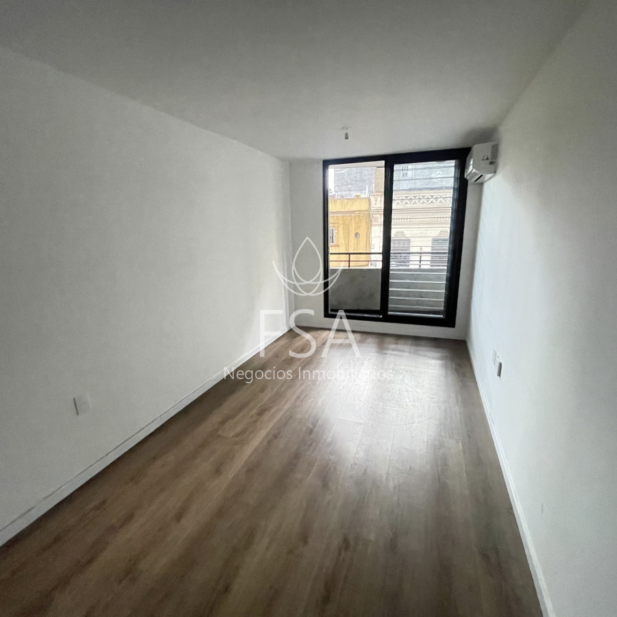 Apartamento ID.247 - Alquiler Apartamento 1 Dormitorio Balcón Al Frente Centro Montevideo St