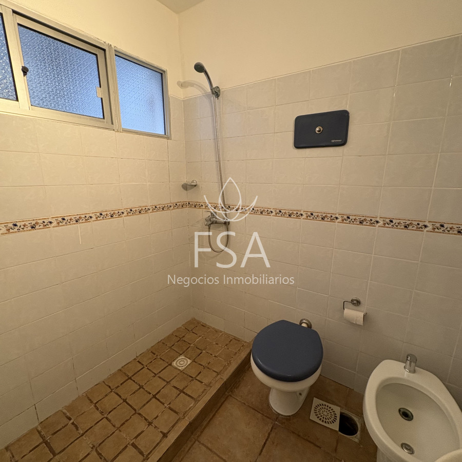 Apartamento ID.296 - Alquiler Apartamento 1 Dormitorio Patio Centro Montevideo Ev