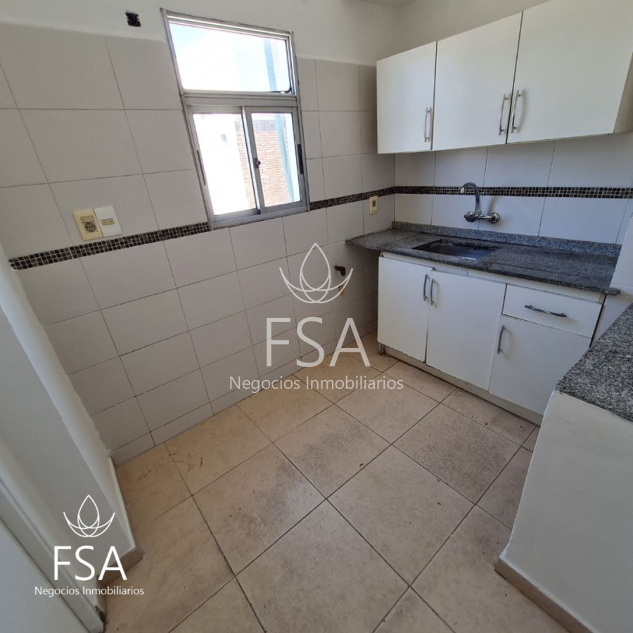Apartamento ID.487 - Alquiler Apartamento 3 Dormitorios Vista Despejada Centro Montevideo E