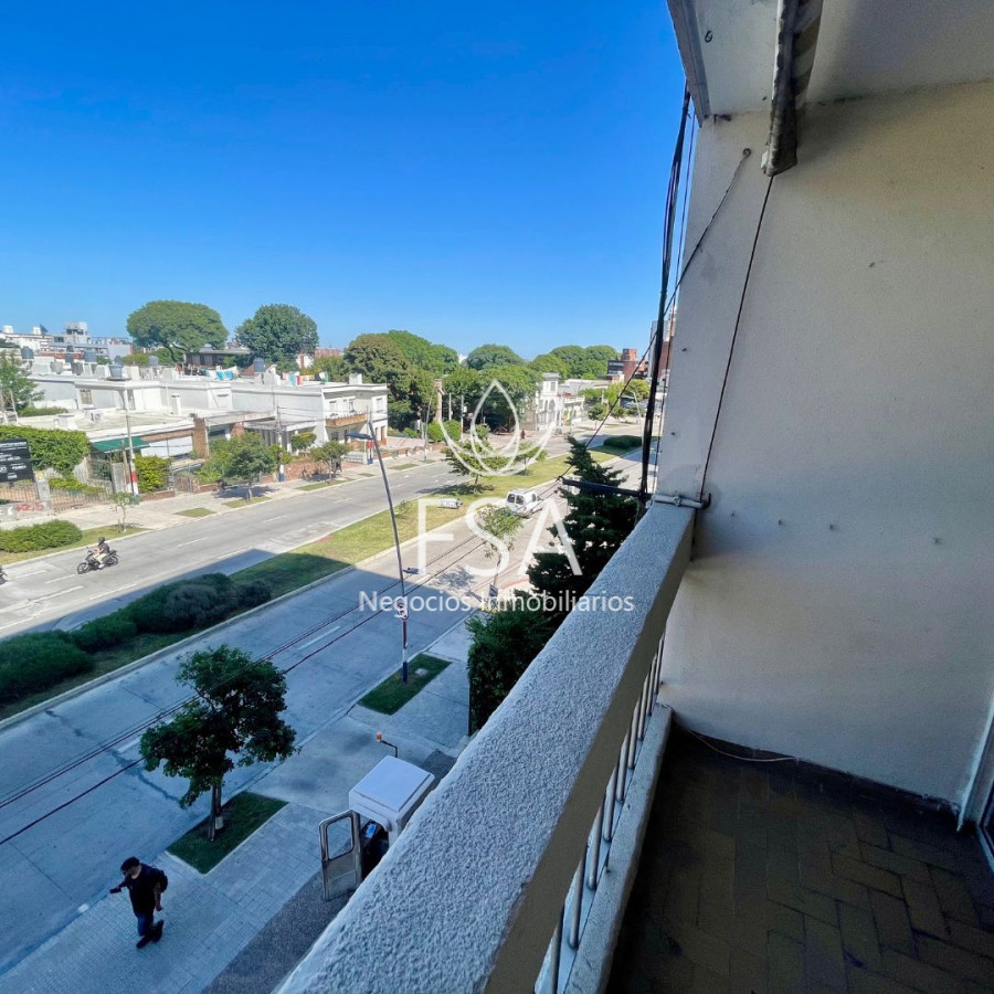 Apartamento ID.358 - Venta Apartamento 2 Dormitorios Balcón al Frente con Renta La Blanqueada Montevideo St
