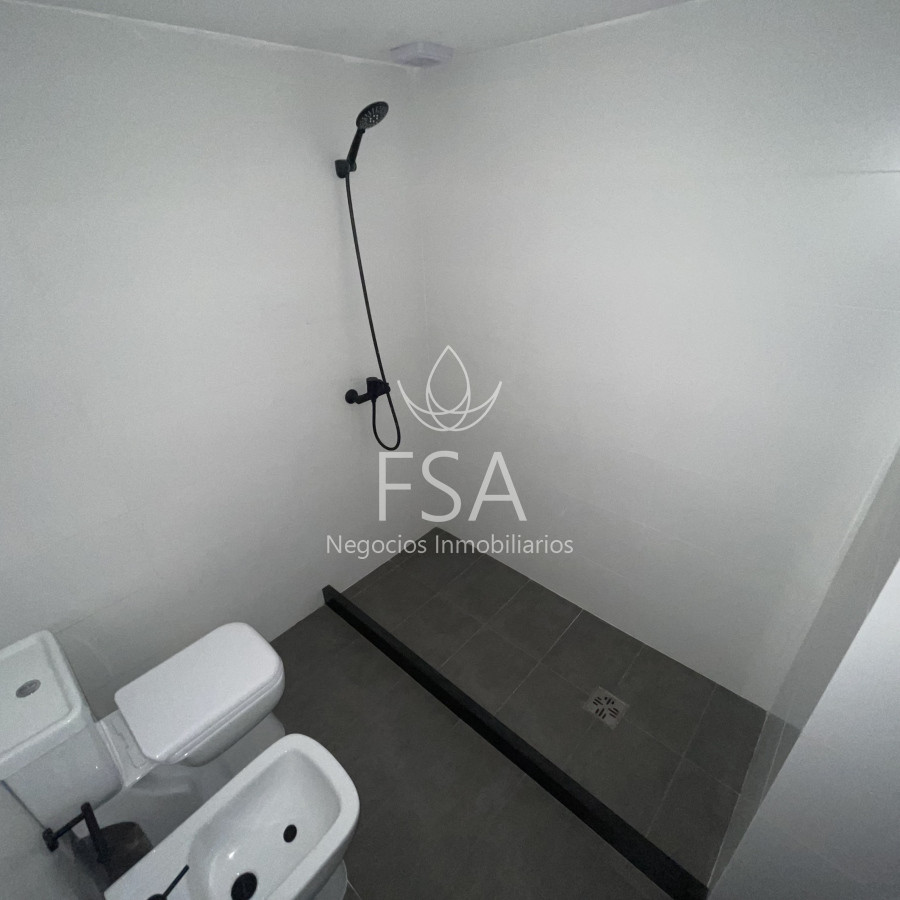 Apartamento ID.247 - Alquiler Apartamento 1 Dormitorio Balcón Al Frente Centro Montevideo St