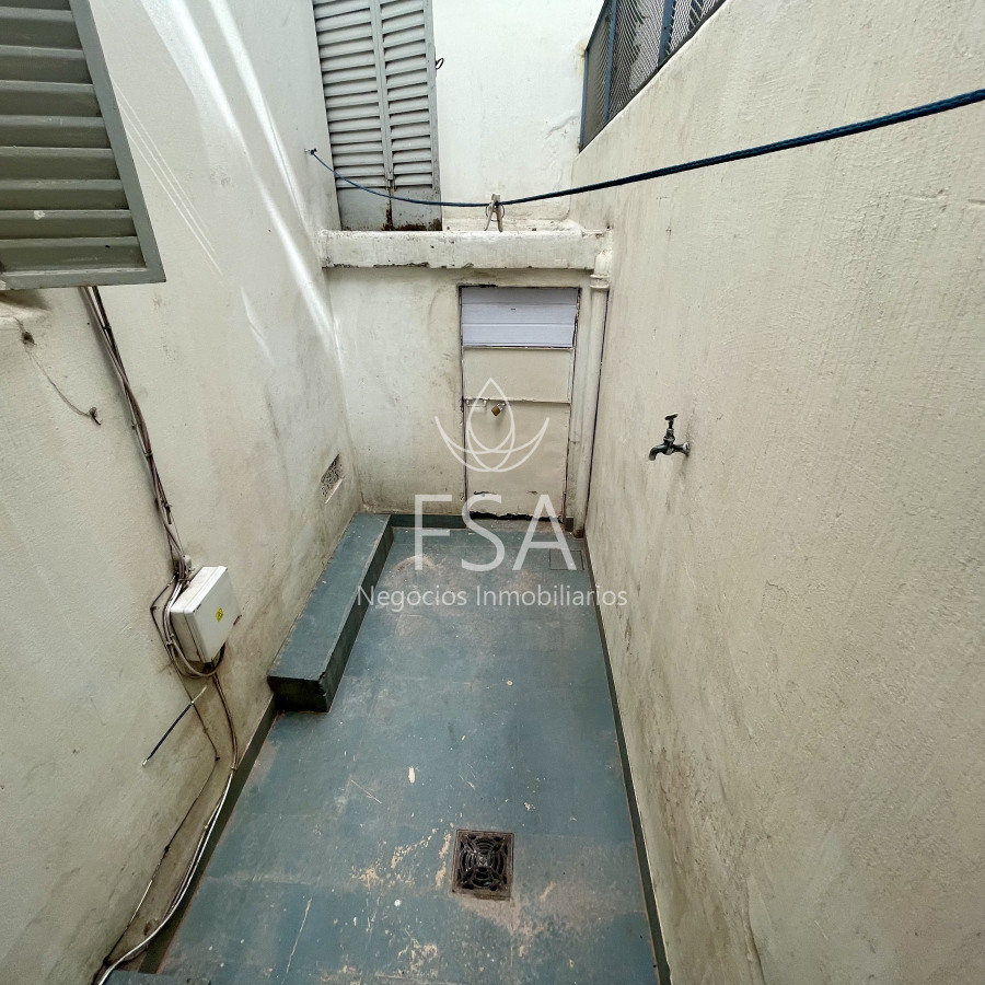 Apartamento ID.149 - Alquiler Apartamento 2 Dormitorios Patio Centro Montevideo St