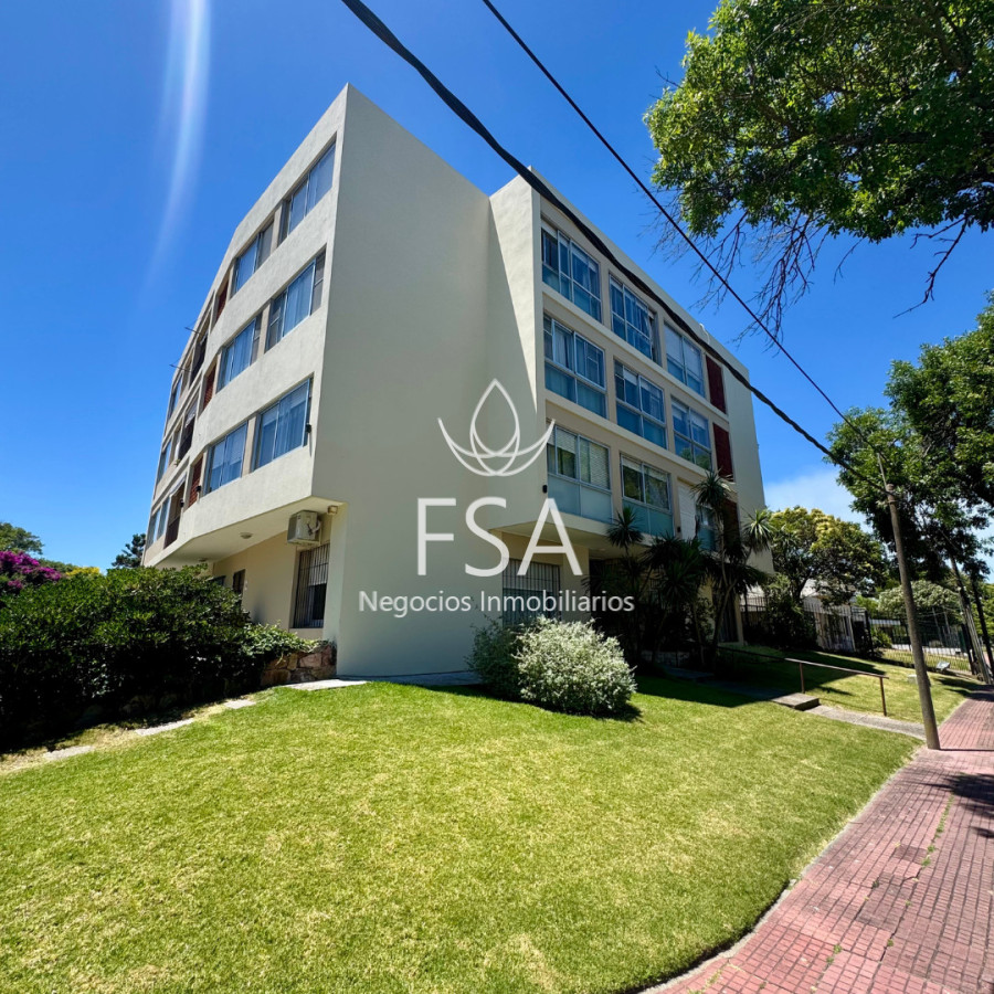 Apartamento ID.422 - Alquiler Apartamento 3 Dormitorios Garaje Punta Gorda Montevideo E