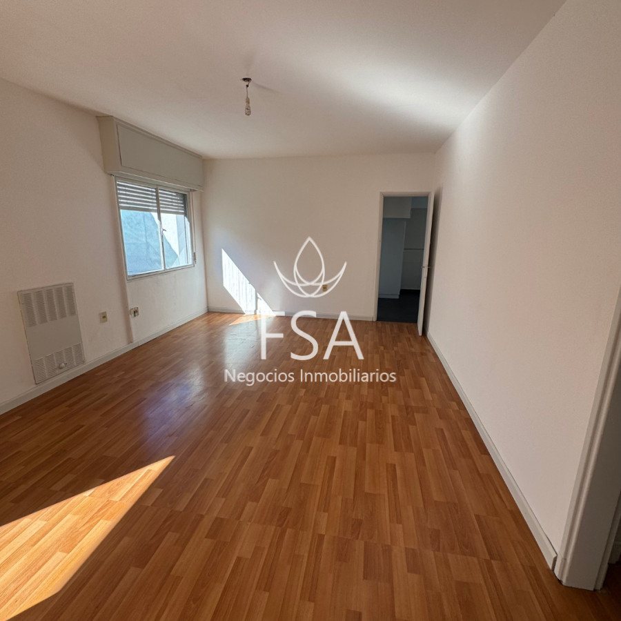 Apartamento ID.409 - Alquiler Apartamento 4 Dormitorios Malvin Sur Montevideo E