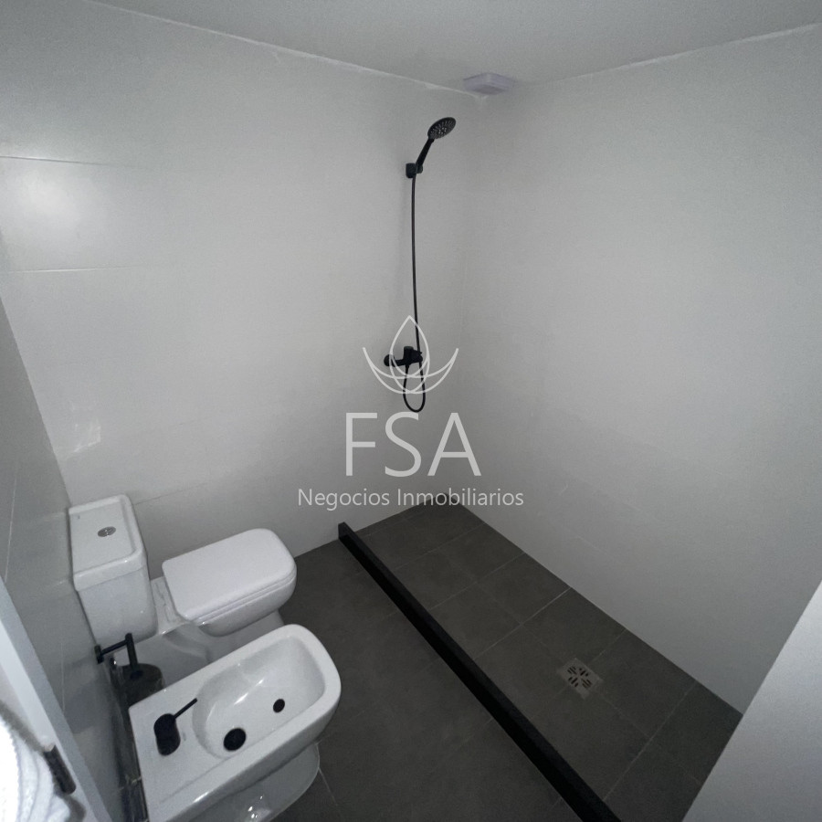 Apartamento ID.247 - Alquiler Apartamento 1 Dormitorio Balcón Al Frente Centro Montevideo St