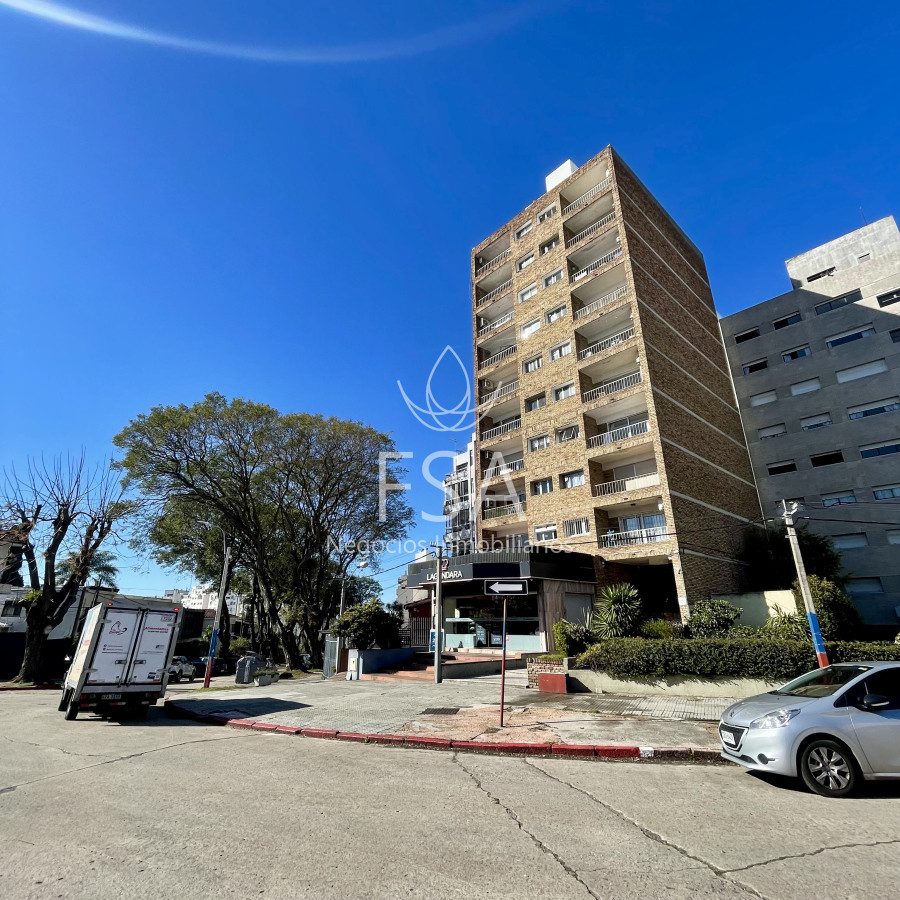 Apartamento ID.338 - Alquiler Apartamento 2 Dormitorio Amueblado Balcón Malvin Montevideo St