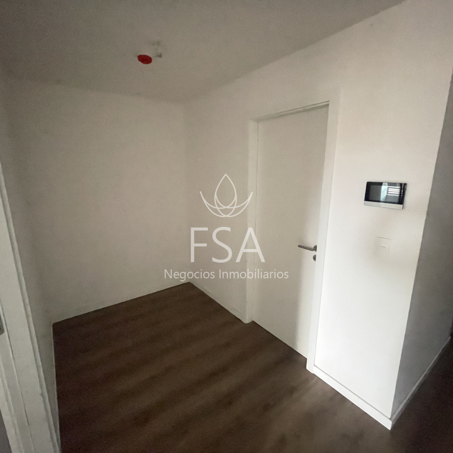 Apartamento ID.247 - Alquiler Apartamento 1 Dormitorio Balcón Al Frente Centro Montevideo St
