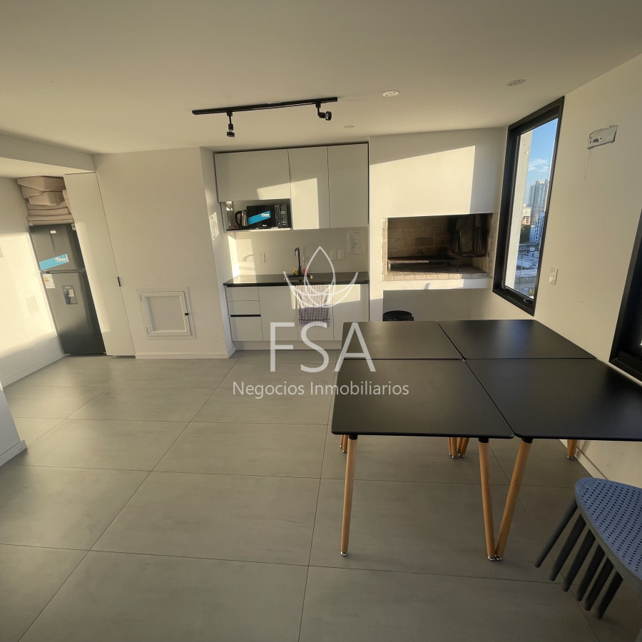 Apartamento ID.247 - Alquiler Apartamento 1 Dormitorio Balcón Al Frente Centro Montevideo St