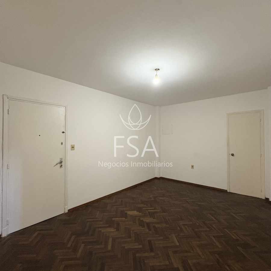Apartamento ID.296 - Alquiler Apartamento 1 Dormitorio Patio Centro Montevideo Ev