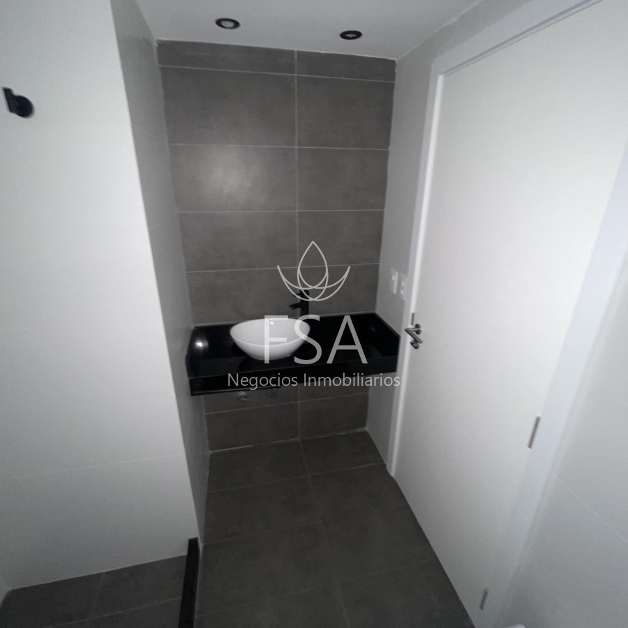 Apartamento ID.247 - Alquiler Apartamento 1 Dormitorio Balcón Al Frente Centro Montevideo St