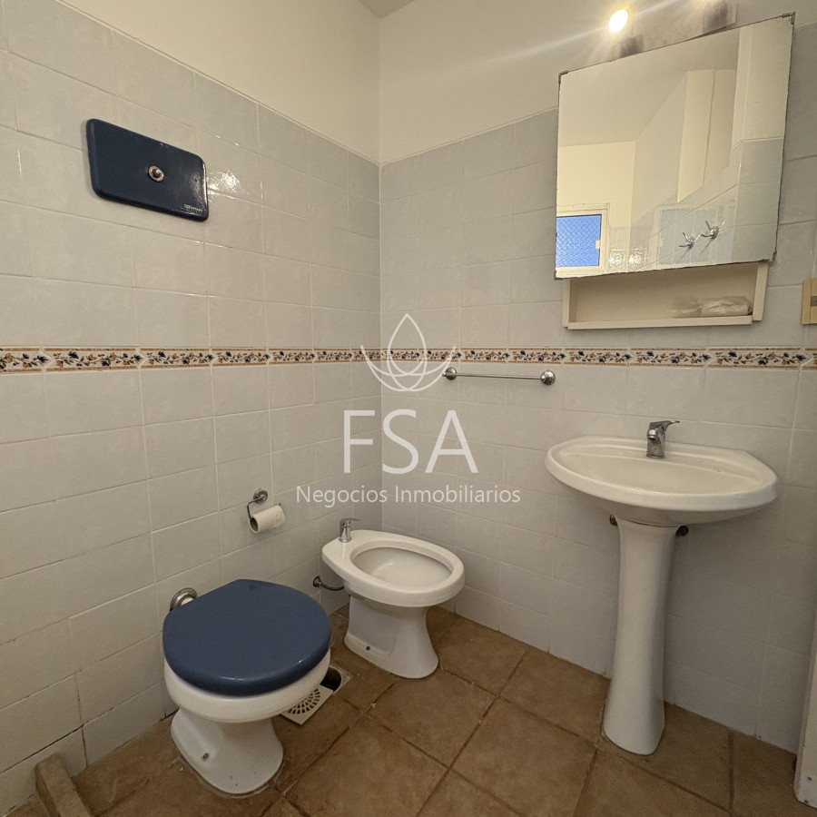 Apartamento ID.296 - Alquiler Apartamento 1 Dormitorio Patio Centro Montevideo Ev