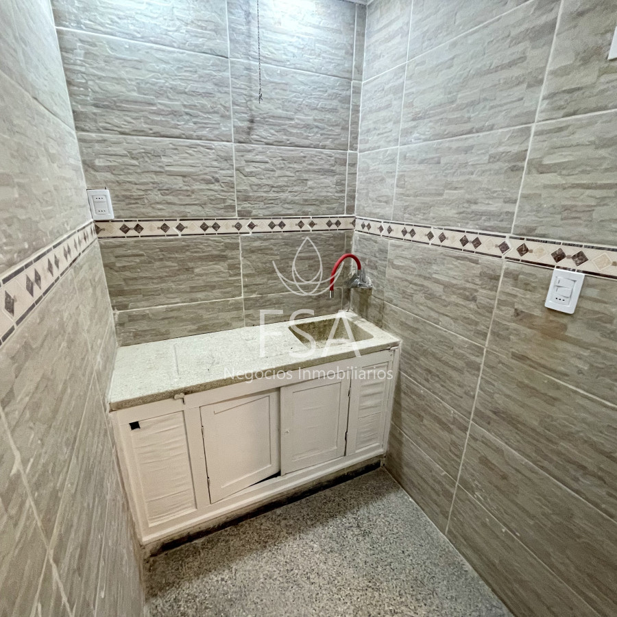 Apartamento ID.149 - Alquiler Apartamento 2 Dormitorios Patio Centro Montevideo St