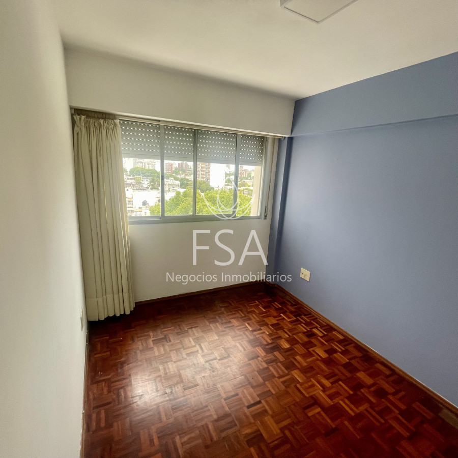 Apartamento ID.176 -  Alquiler Apartamento 3 Dormitorios Balcón al Frente Pocitos Montevideo St