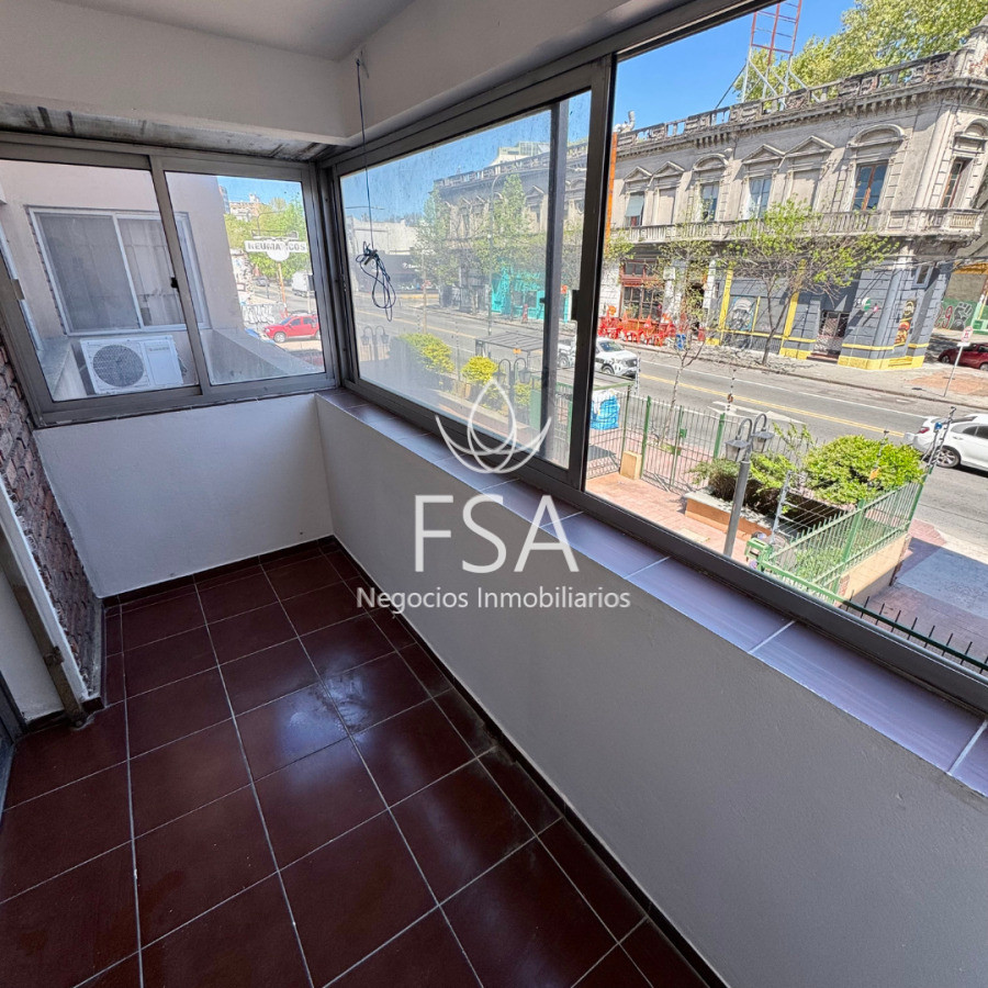 Apartamento ID.361 - Alquiler Apartamento 2 Dormitorios Balcón Garaje Aguada Montevideo E