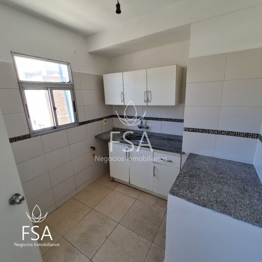 Apartamento ID.487 - Alquiler Apartamento 3 Dormitorios Vista Despejada Centro Montevideo E