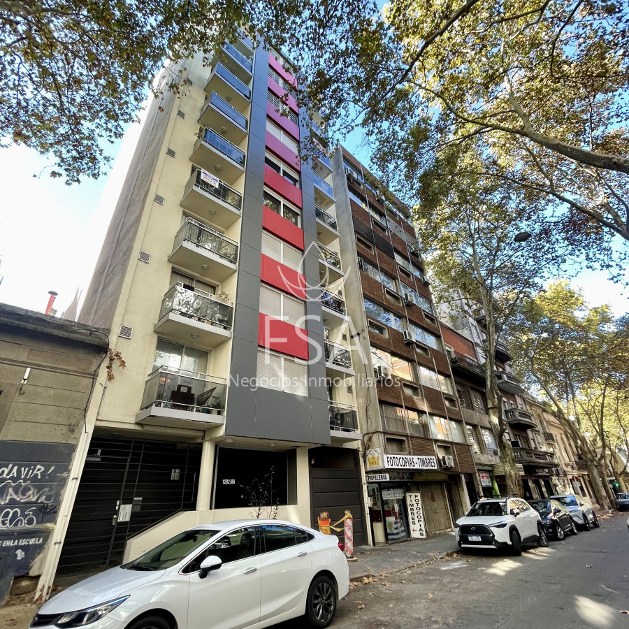 Apartamento ID.52 - Venta Apartamento 1 Dormitorio Balcón Centro Montevideo St