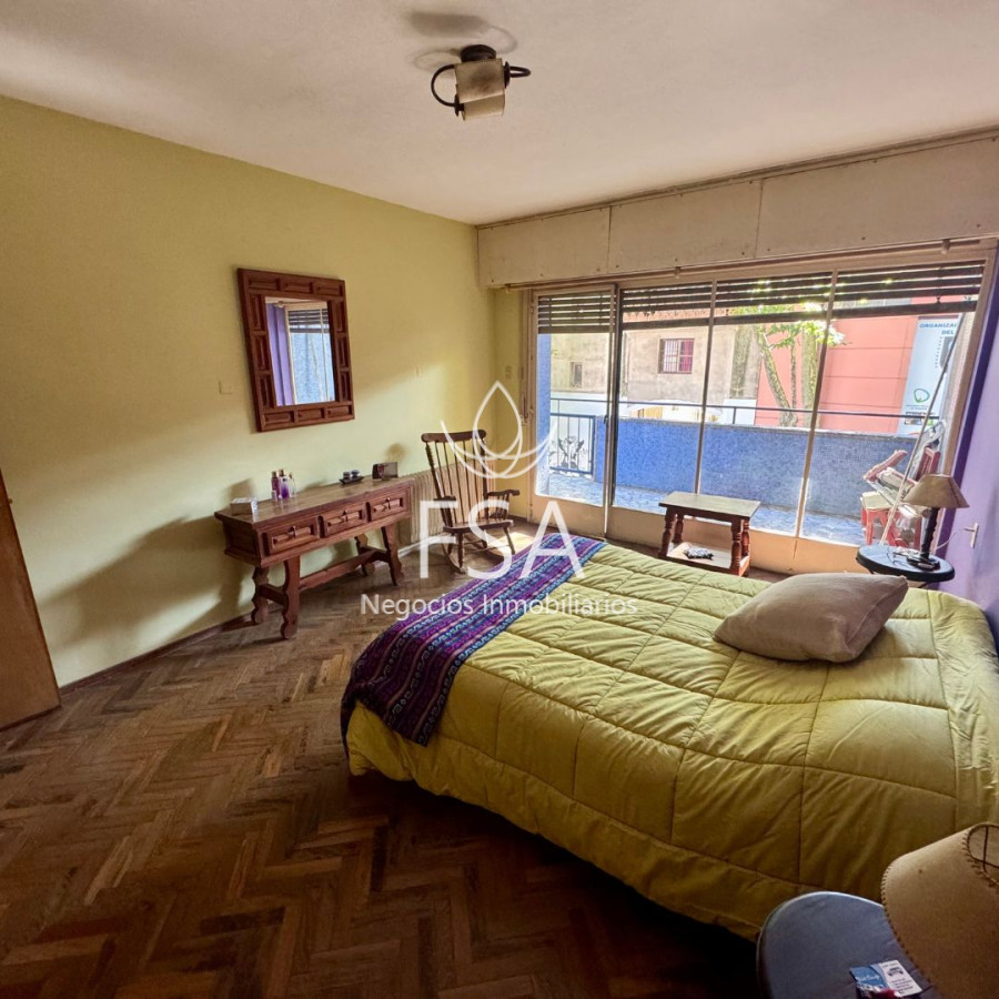 Apartamento ID.138 - Venta Apartamento 3 Plantas 6 Dormitorios 4 Baños 350 mts Barrio Sur Montevideo E