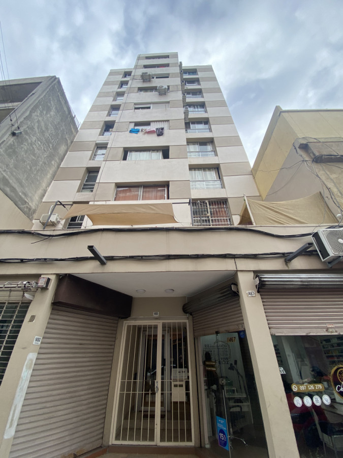 Venta Monoambiente Amoblado Cordón Montevideo Ev