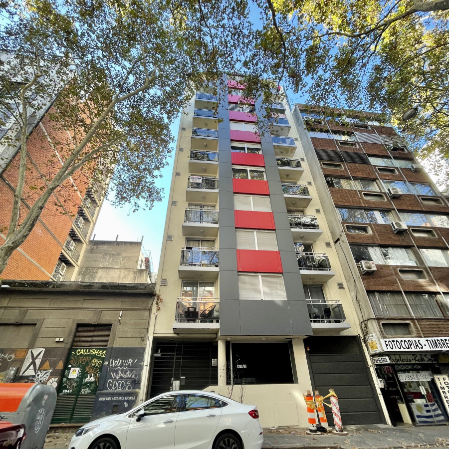 Venta Apartamento 1 Dormitorio Balcón Centro Montevideo St