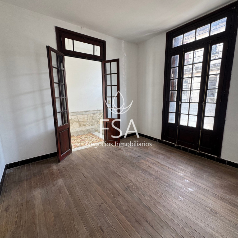 Casa ID.400 - Venta Casa en PH 3+1 Dormitorios Azotea Bella Vista Montevideo E