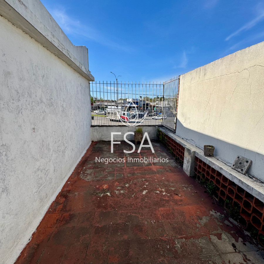 Casa ID.378 - Venta Casa 2 Dormitorios Garage Fondo Parrillero Brazo Oriental Montevideo G