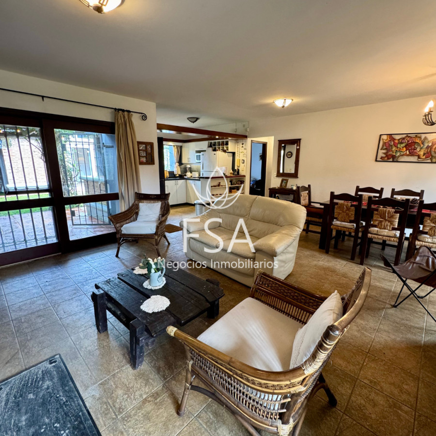 Casa ID.348 - Venta Casa + Apto 3 Dormitorios Barbacoa Piscina Villa Argentina Canelones G