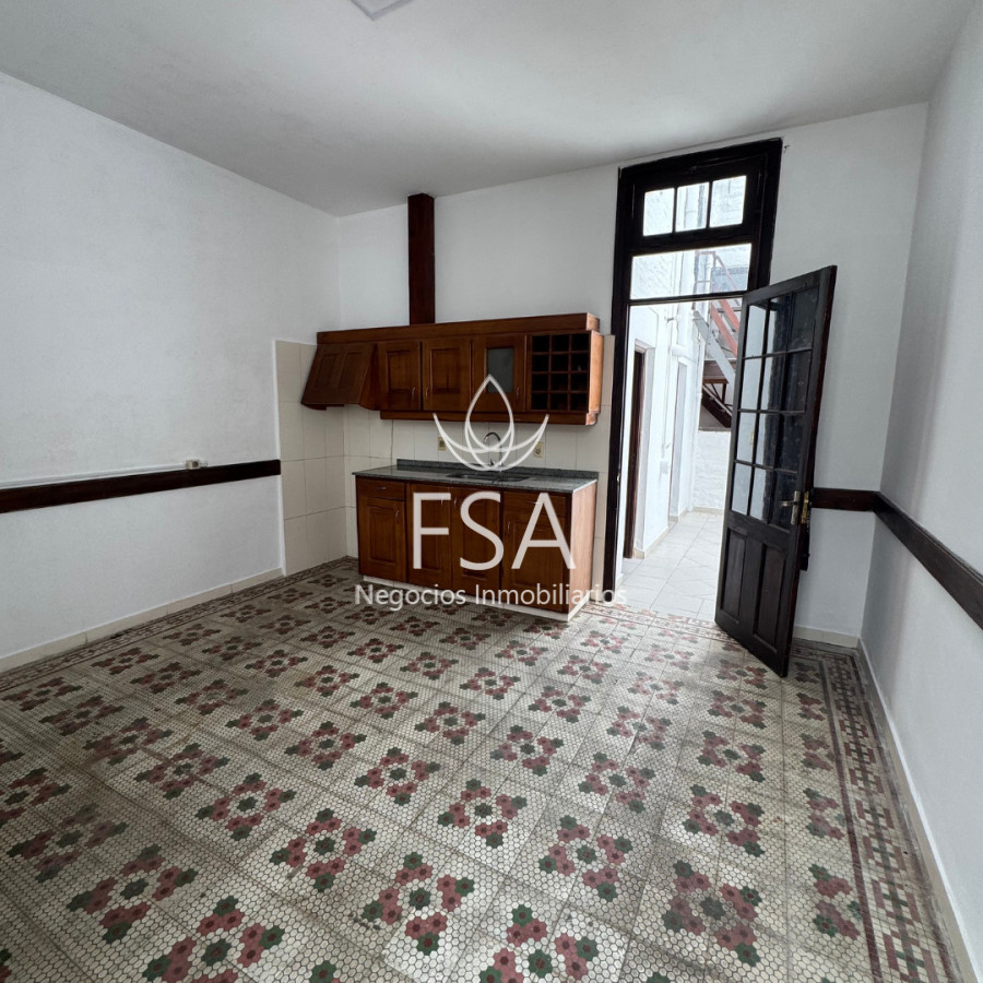 Casa ID.400 - Venta Casa en PH 3+1 Dormitorios Azotea Bella Vista Montevideo E